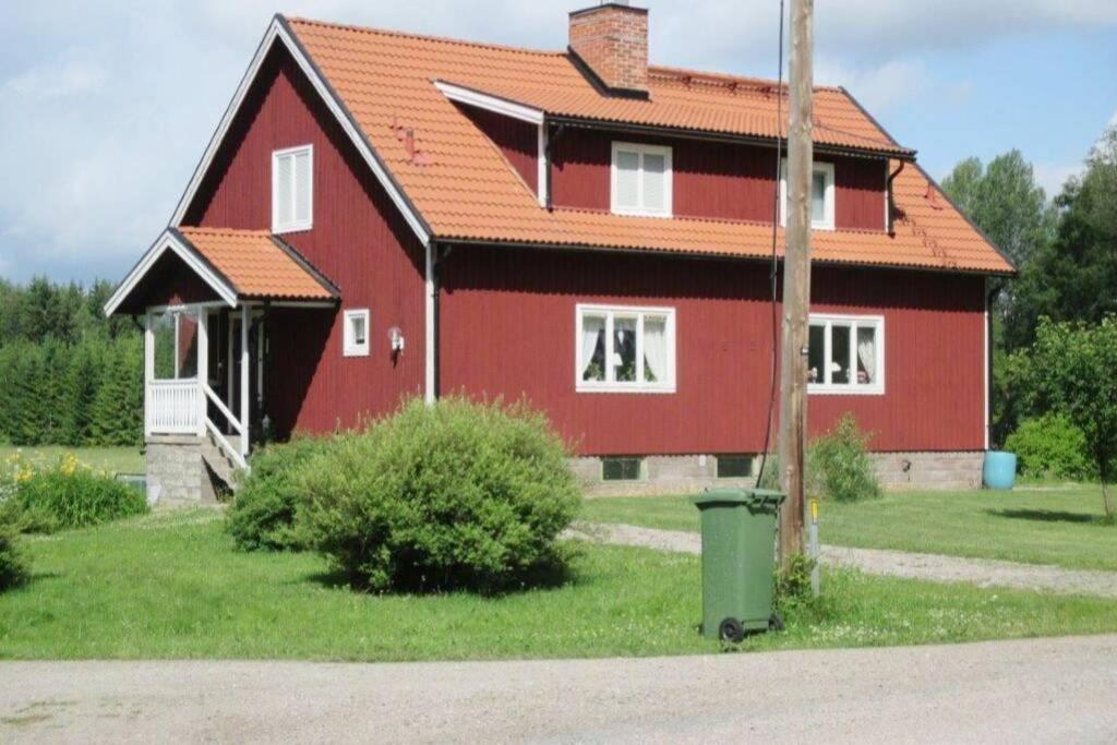 Egen Laegenhet I 2-Familjshus Pa Landet. Villa Tierp Buitenkant foto