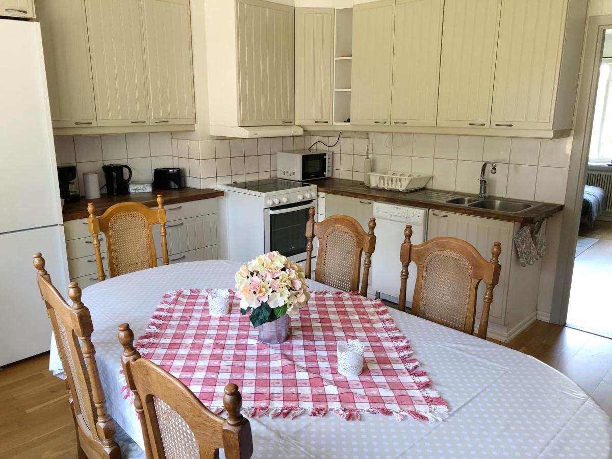 Egen Laegenhet I 2-Familjshus Pa Landet. Villa Tierp Buitenkant foto